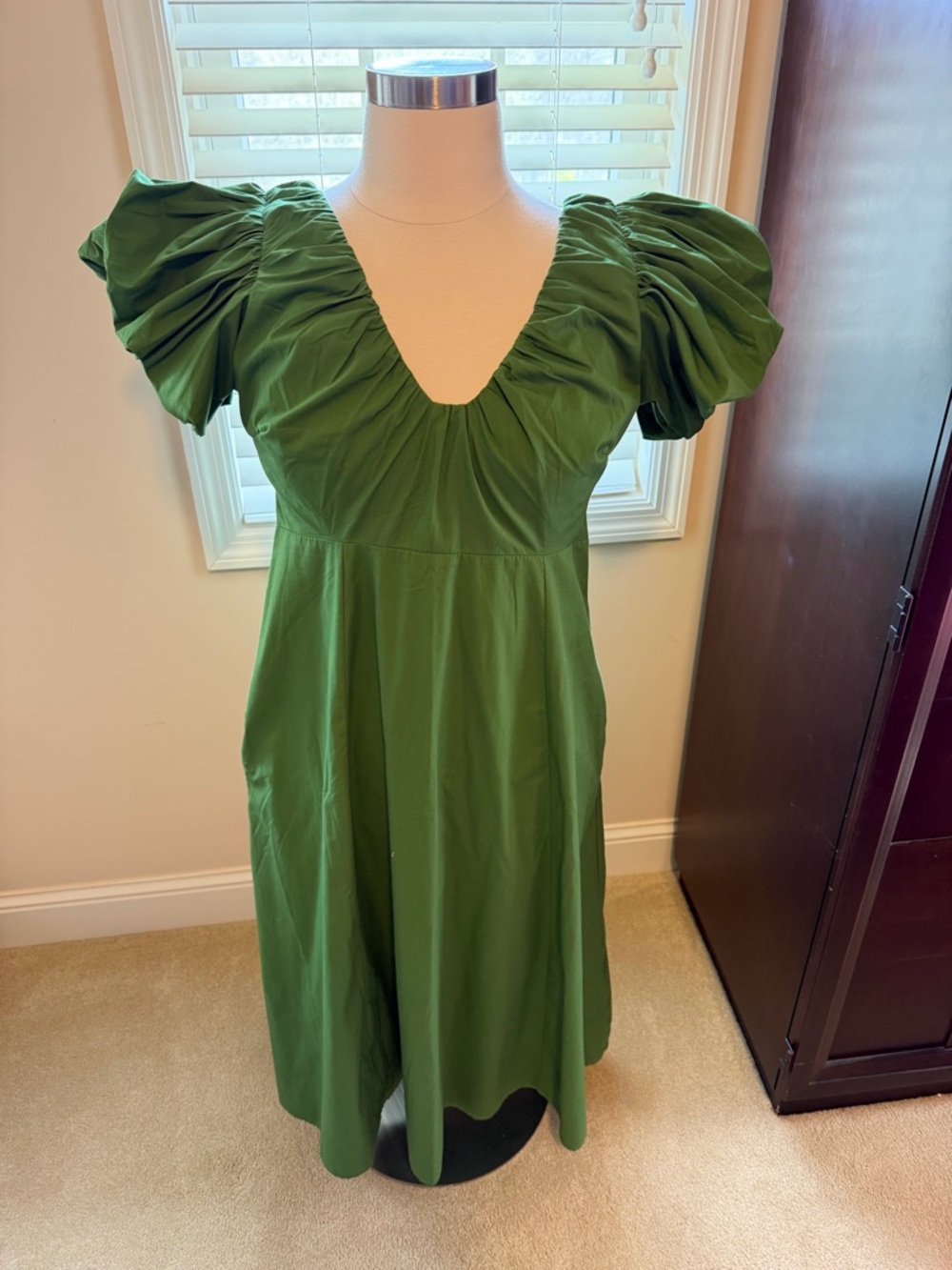NWT Abercrombie Green Puff Sleeve V-Neck Women's Dress